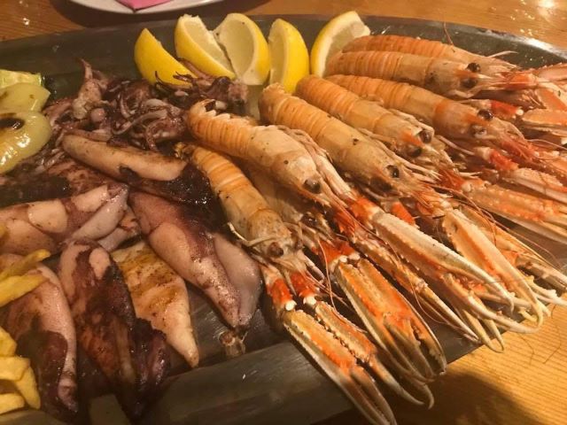 Grilled fish and vegetables Platter Skojera