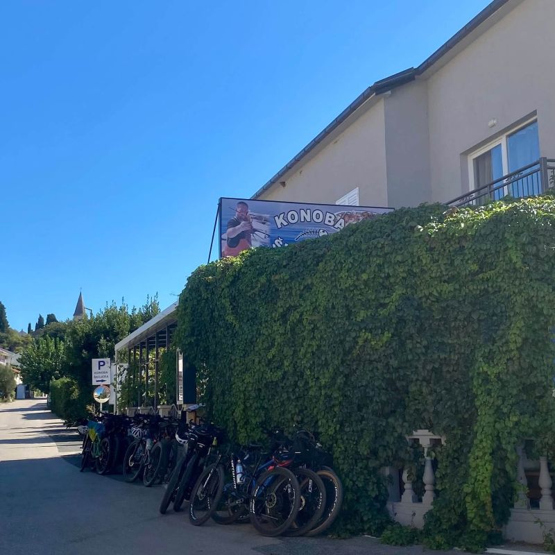 Bicyclist Welcome