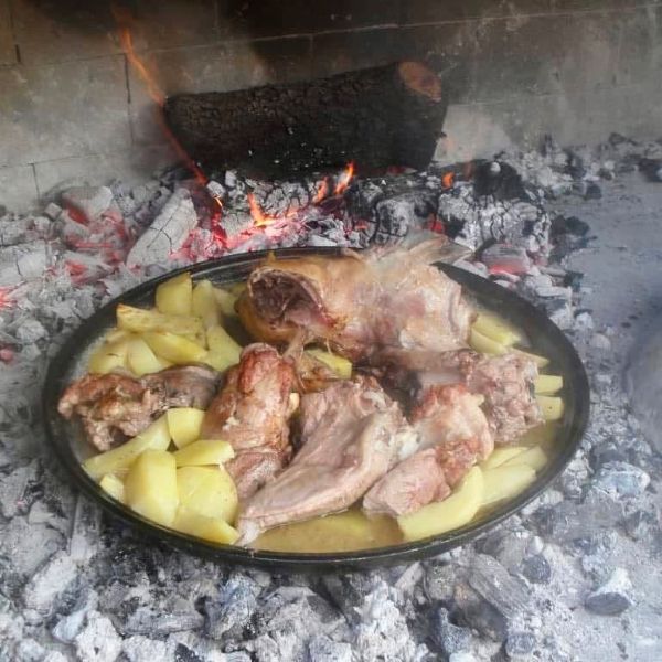 gdje jesti u trpnju peka meso